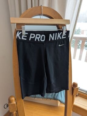 🌿 Nike Pro - Black Athletic Shorts